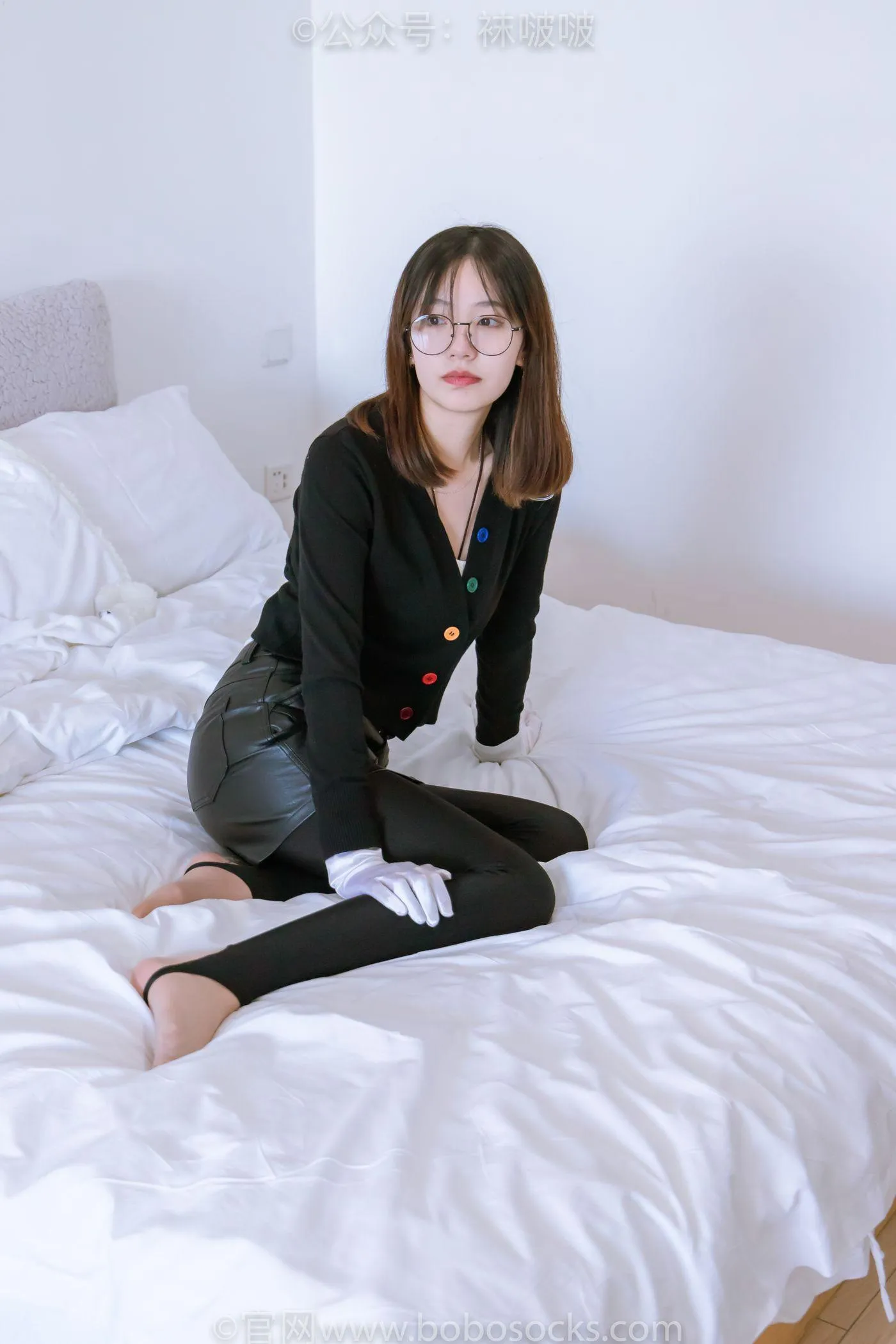 [BoBoSocks袜啵啵]NO.041 小甜豆-高跟长靴、黑色踩脚裤、肉丝 [140P]插图3